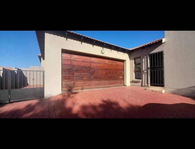 3 BEDROOM PROPERTY TO RENT IN THATCHFIELD